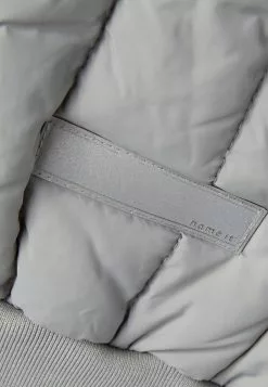 NAME IT Nkm Mars Quilt - Winterjas - Sharkskin 9 NAME IT Nkm Mars Quilt - Winterjas - Sharkskin -Shirt Zacht Verkoop 69880f4bfdc54b6c832e522af1d3df5c